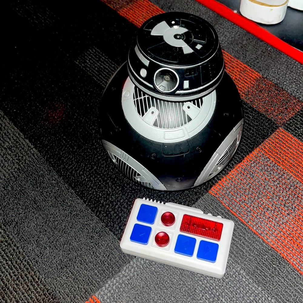 Bb-9e robot from Disney